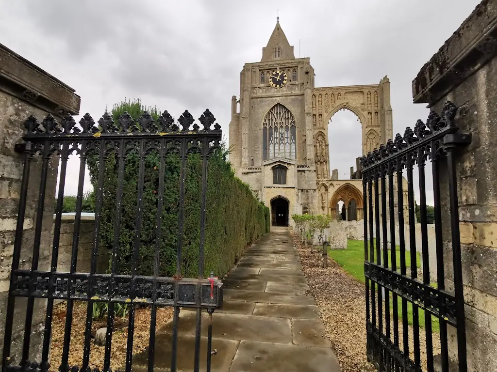 Ye Olde Abbey_Crowland_slider_image_3