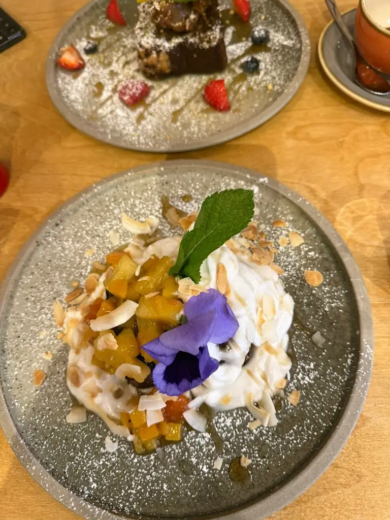 louis dean_Basil & Grape_Croydon_review