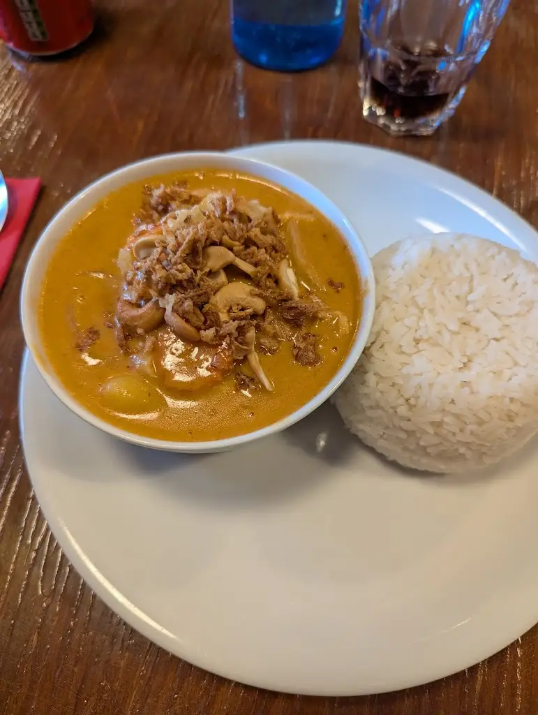 Kalina Christev_Siam Town_Croydon_review