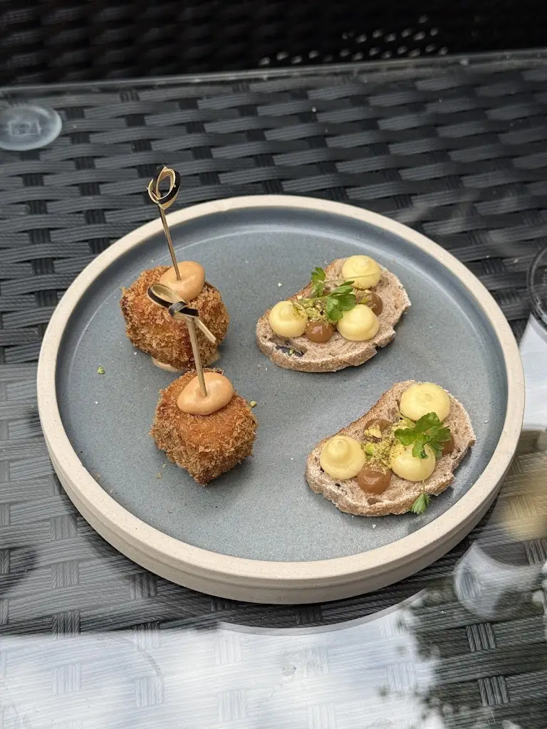 Adam Kaplan_Stones_Cromford_review