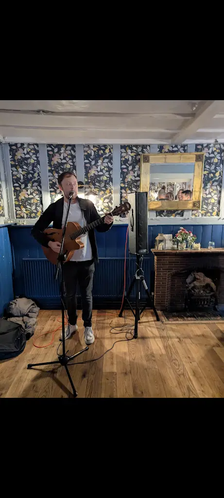 Charlotte Caplin_Rose & Crown Cuckfield_Cuckfield_review