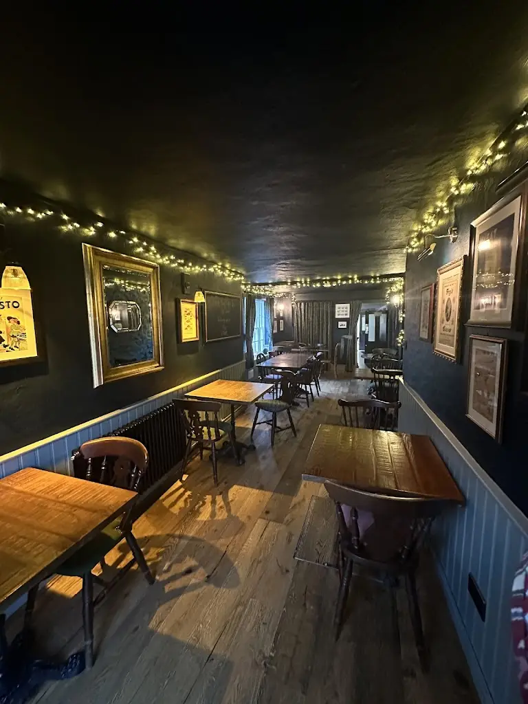 The Crown, Cuddington_Cuddington_slider_image_1