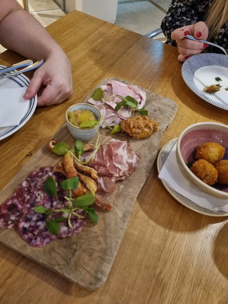 Menu_Define Food & Wine_Cuddington_image_8