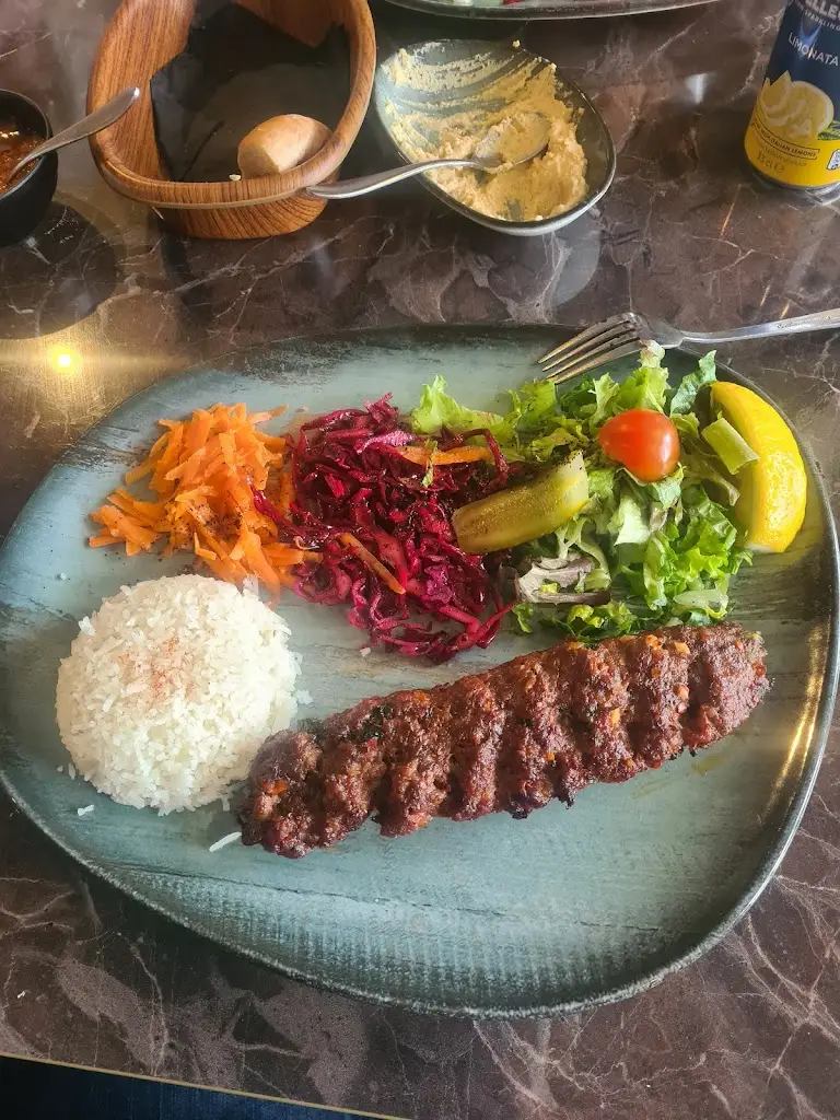 Bruce Miller_Minel Meze & Grill (King’s Arms)_Culverstone Green_recensione