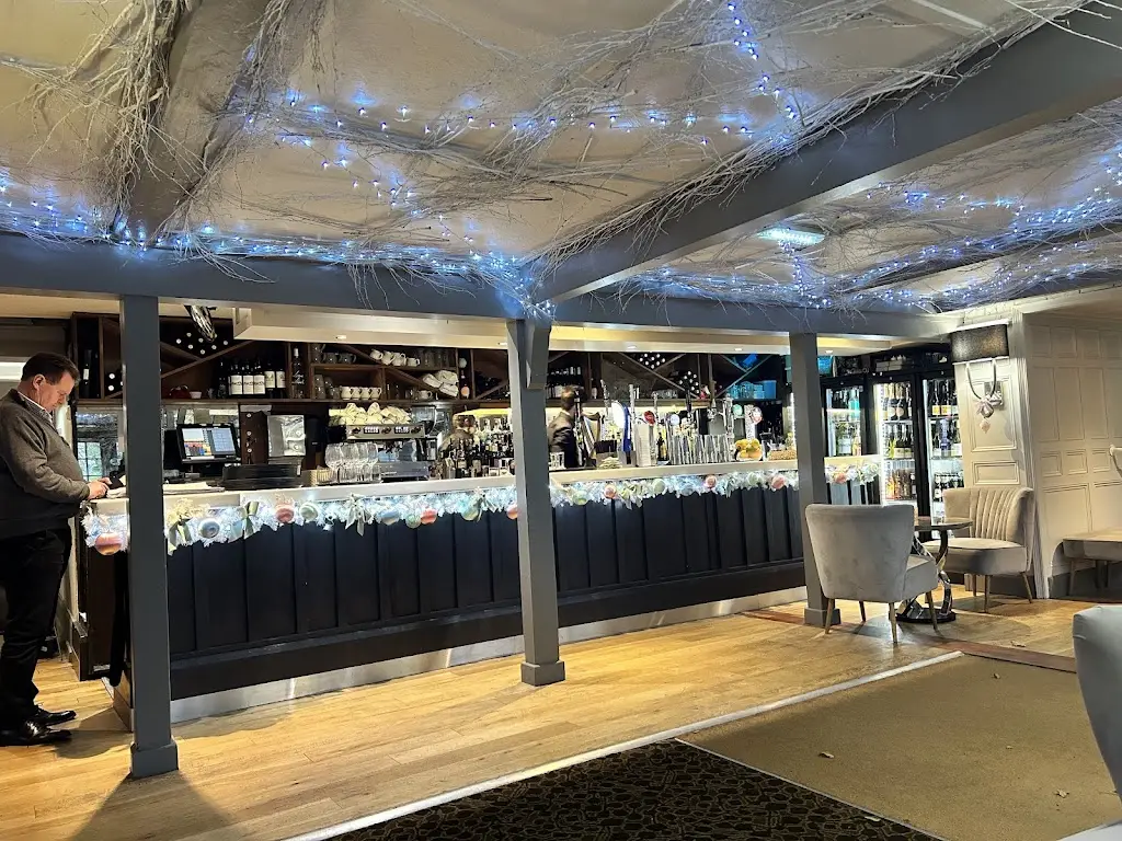 Poppy Reavell_Bartellas_Culverstone Green_review