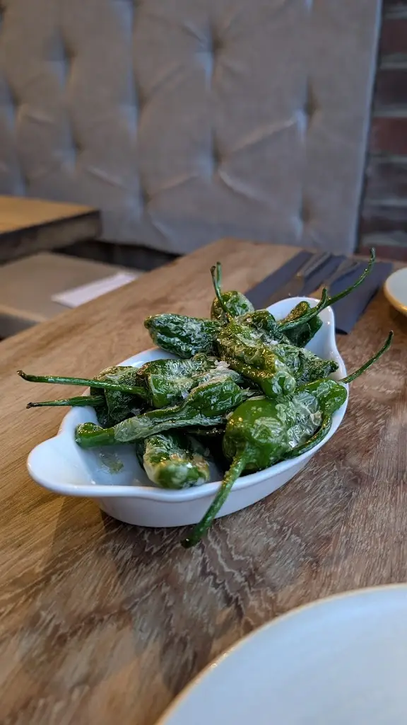 Claudio Weeraratne_La Fabrica_Crouch End_review