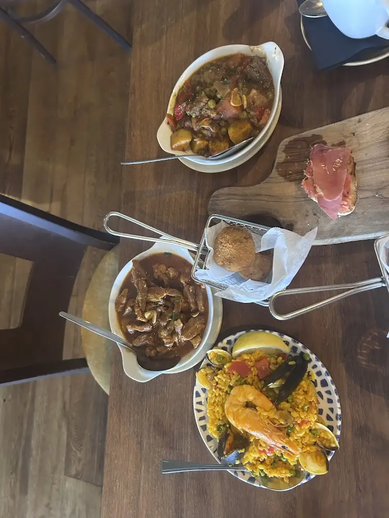 Małgorzata Thiel_La Fabrica_Crouch End_review