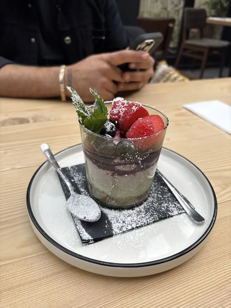 fadime koca_Cubes_Crouch End_review