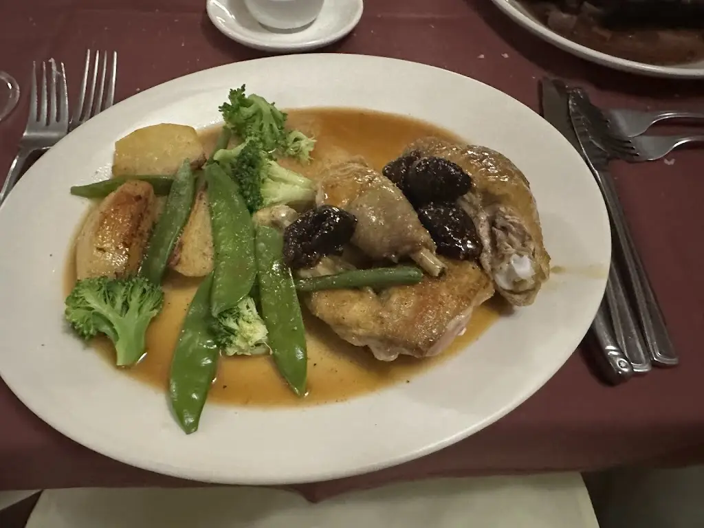 Les Associés_Crouch End_slider_image_2