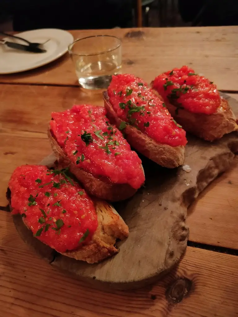 Menu_Bar Esteban_Crouch End_image_7