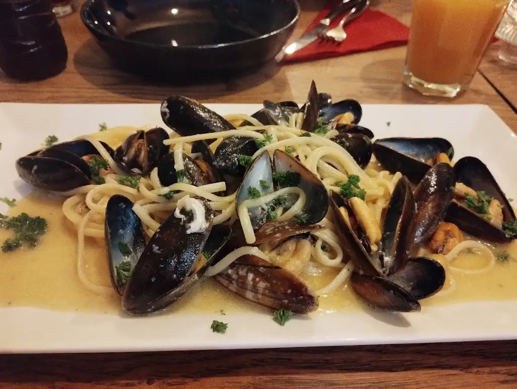 Rachel H Morales_22 Ventidue_Dagenham_review