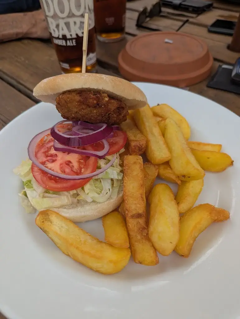 Arfon Davies_Chequers_Darenth_review