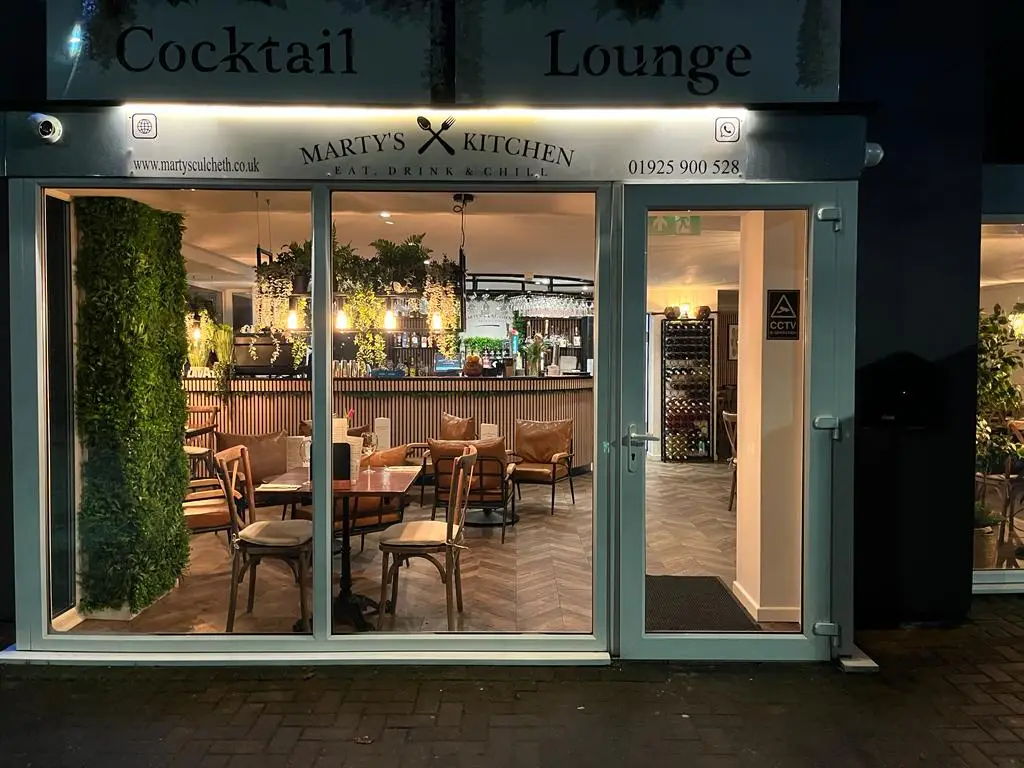 Marty's Kitchen & Bar Culcheth restaurante en Culcheth