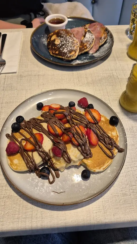 Nikki Hartley_Cafe Piccino Bistro_Culcheth_review