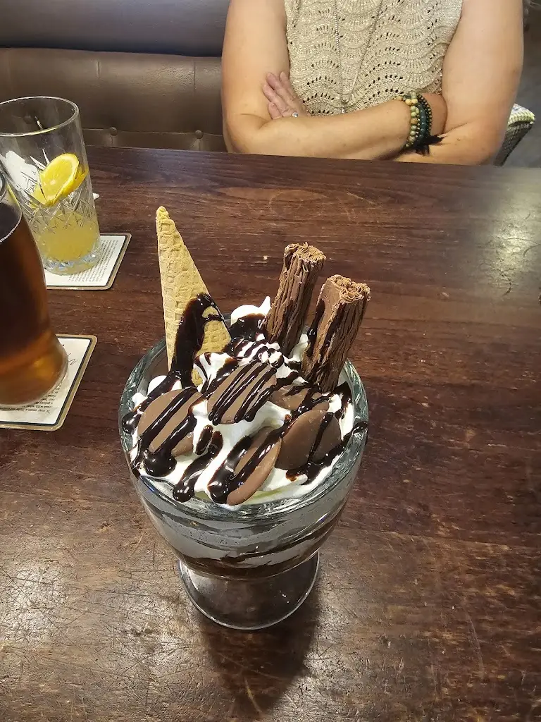 Mick Molyneux_Cherry Tree_Culcheth_review