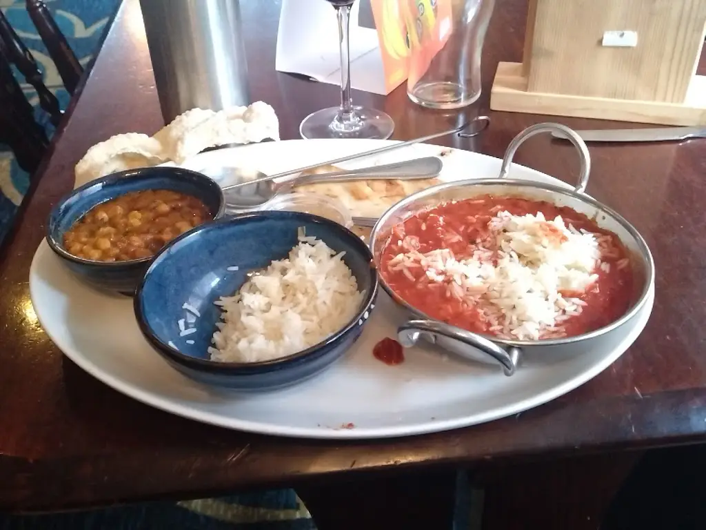 Brendan Hollowood_Cherry Tree_Culcheth_review