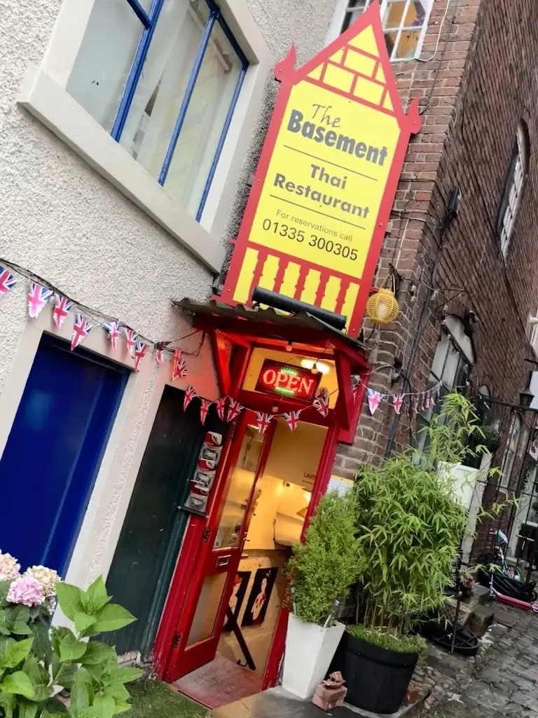 Rhys Adams_The Basement Thai Restaurant_Ashbourne_recensione