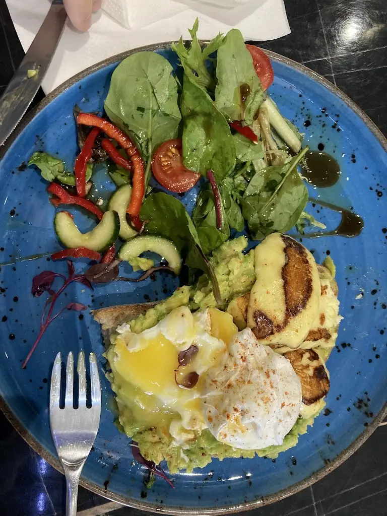 Holly Kinsey_Loca Cafe Bistro and Lounge_Cuffley_review