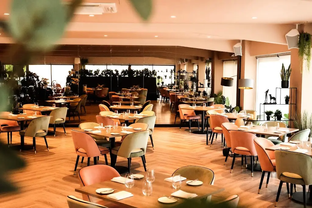 The Terrace at Sópers_Cuffley_slider_image_3