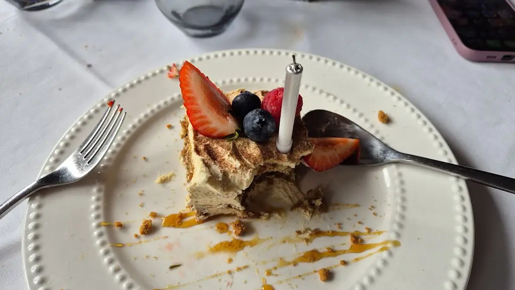 Alan Wynne_Judges Bar & Restaurant Potters Bar_Cuffley_review