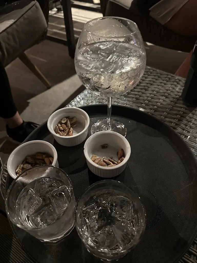 mehmet ergin_Sópers House_Cuffley_review