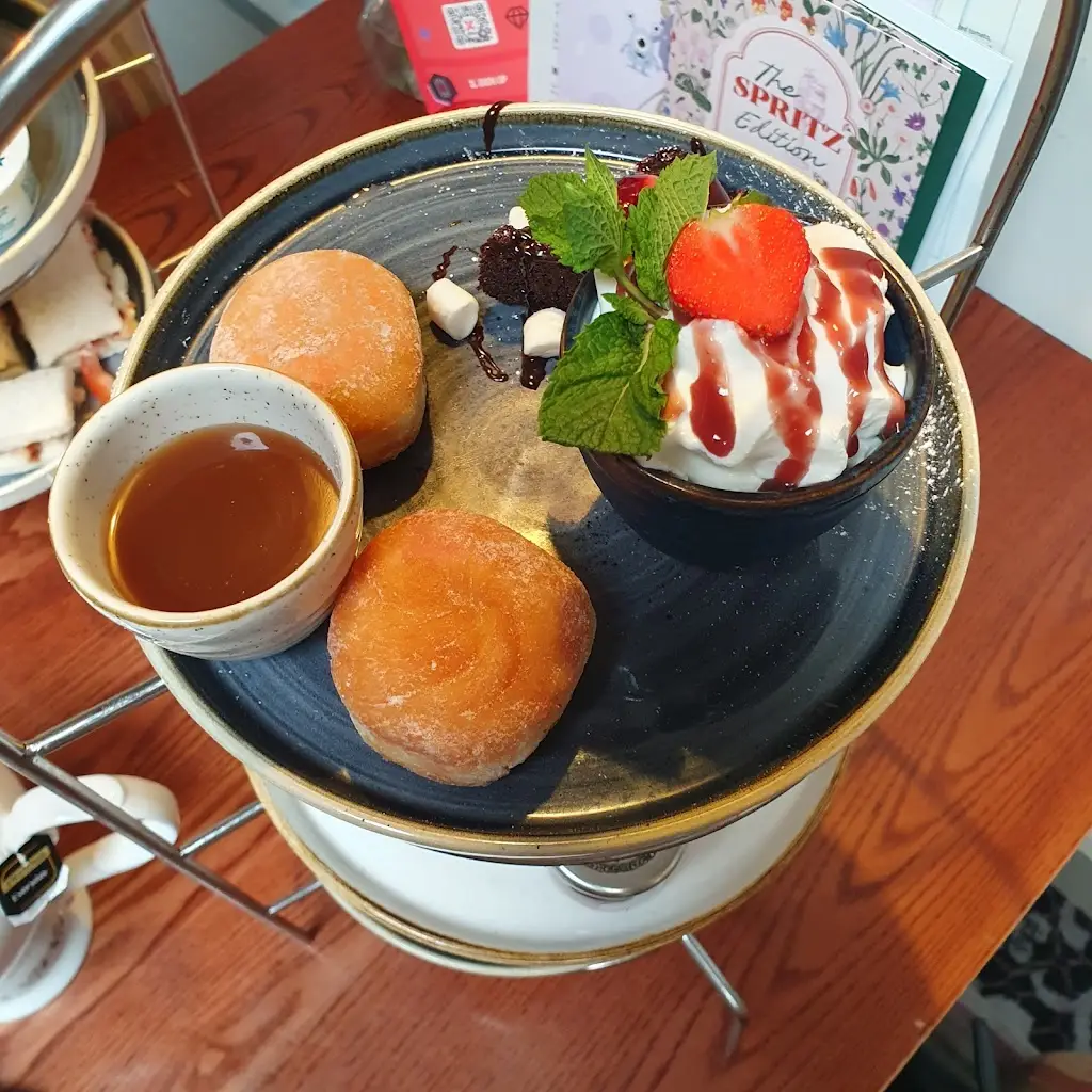 miranda kenney_White Hart on the Green_Crowborough_review