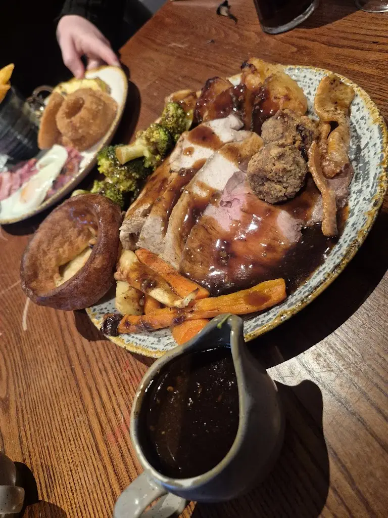 Rebecca Eyres_White Hart on the Green_Crowborough_review