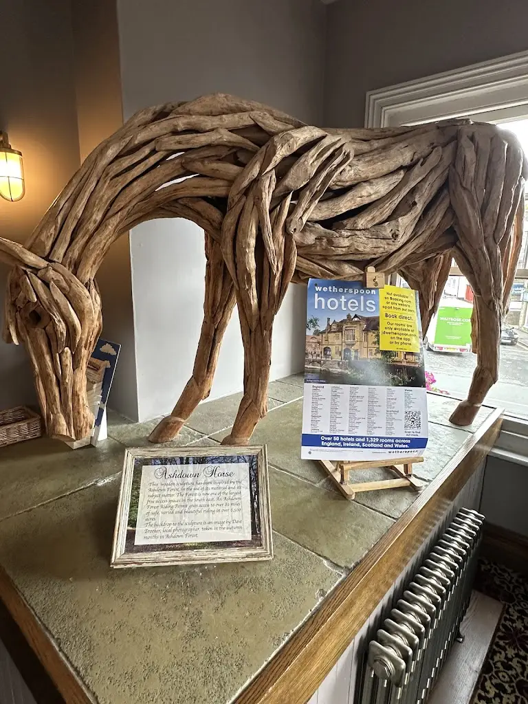 Robin Ellingham_JD Wetherspoon - The Crowborough Cross_Crowborough_review