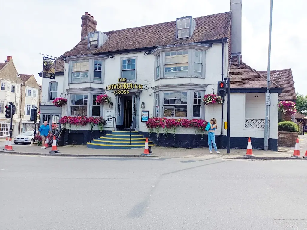 JD Wetherspoon - The Crowborough Cross_Crowborough_slider_image_3