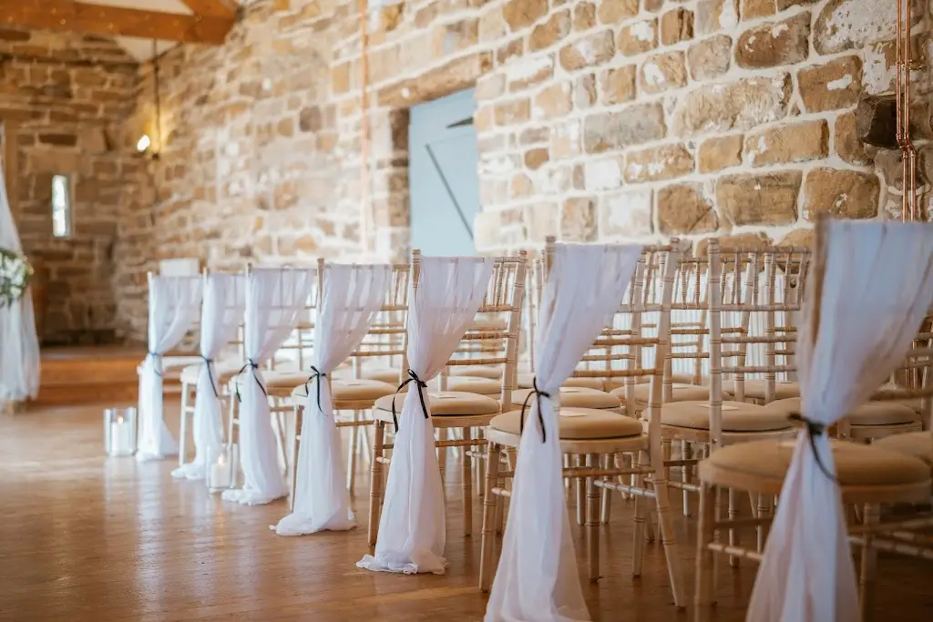 Laura Hewitt_Danby Castle Barn Wedding Venue_Danby_recensione