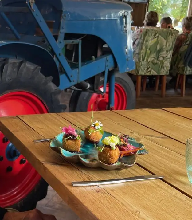 Angela_The Garden Room Bar & Restaurant at Sneaton Castle_Danby_review