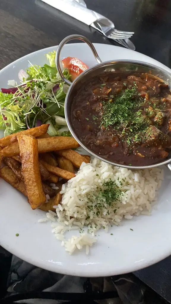 Lauren Rowe_The Cherry Tree_Darton_review