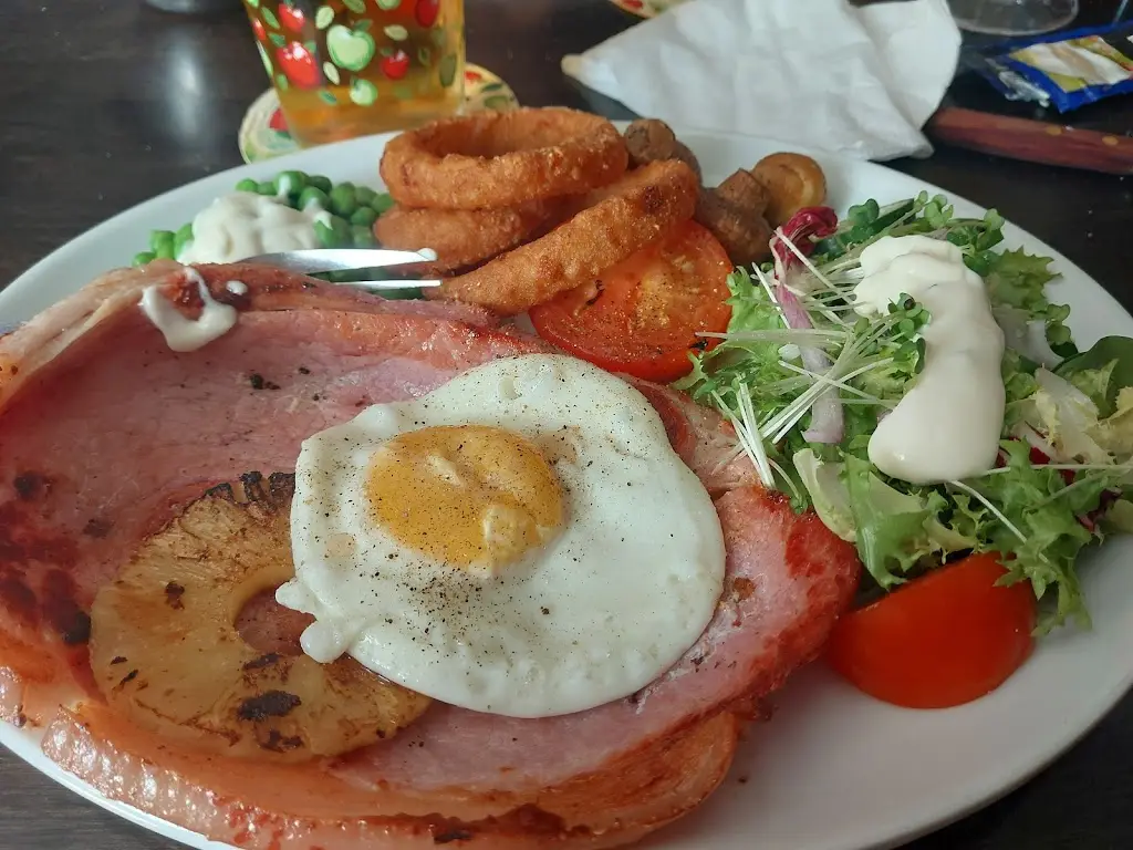 The Cherry Tree_Darton_slider_image_3