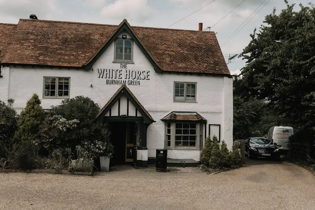 Michelle Reeve_White Horse_Datchworth_review