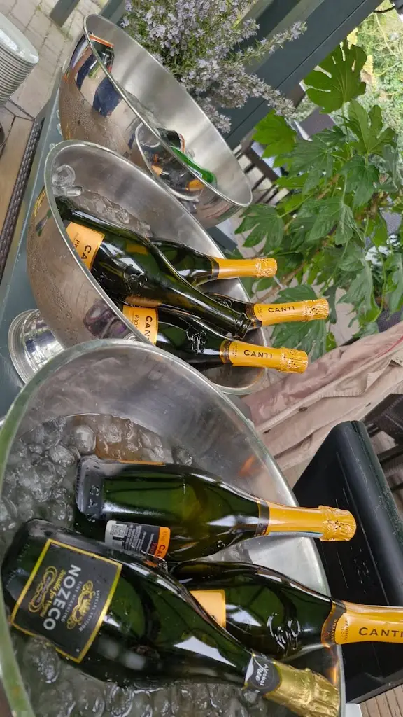 George Chennell_White Horse_Datchworth_review