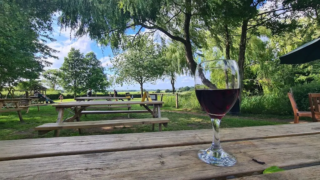 White Horse_Datchworth_slider_image_3