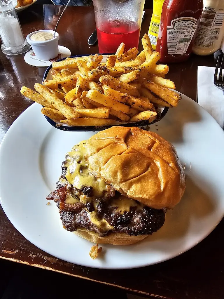 Cameron_The Horns_Datchworth_recensione