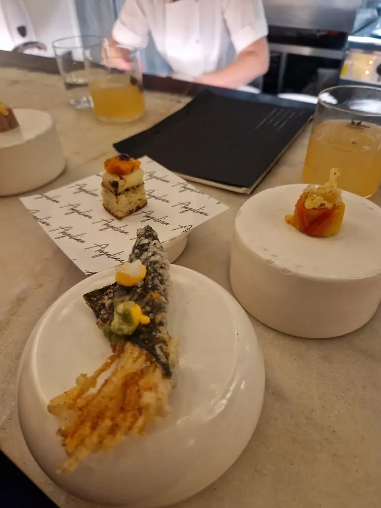 Sophie_Angelina_Dalston_recensione