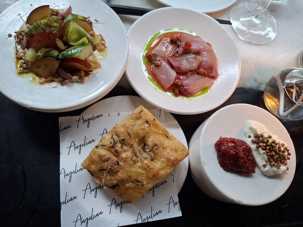 Angelina_Dalston_slider_image_3