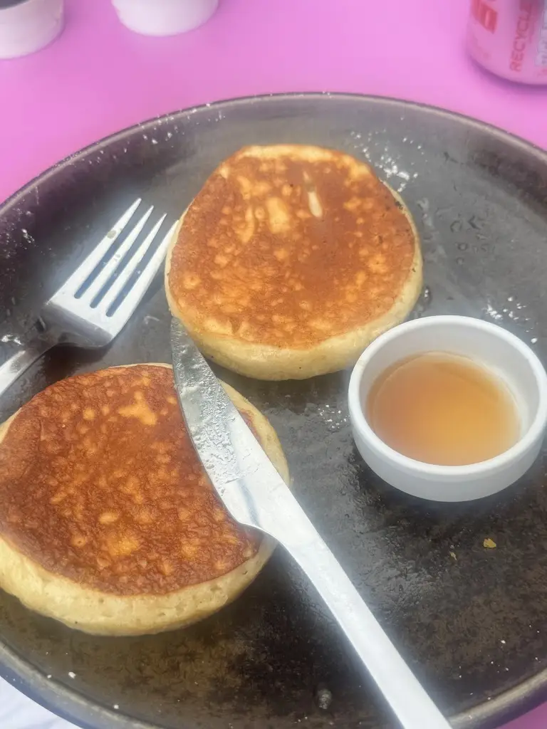 Phoebe Davies_Hash E8 _Dalston_recensione