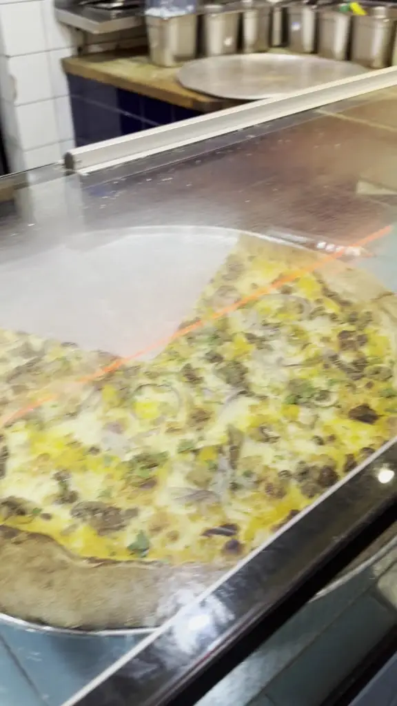 Juan Ángel Hernández_Voodoo Ray's Dalston_Dalston_review