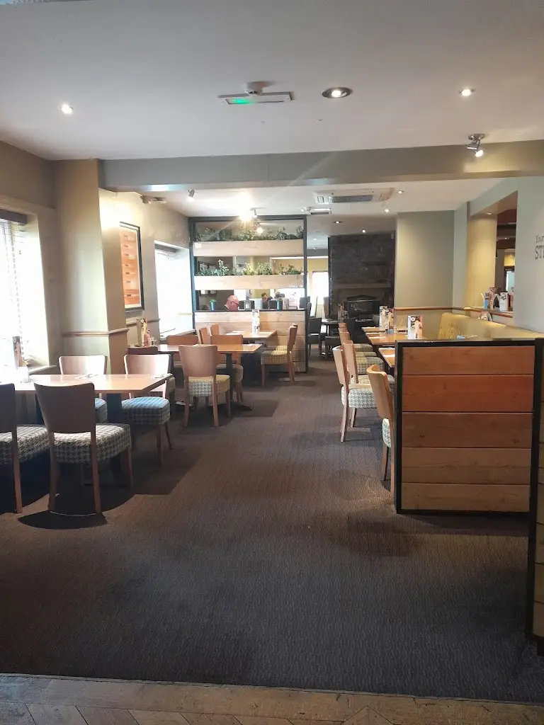 Helen Bosworth_Bentley Green Beefeater_Darlaston_review