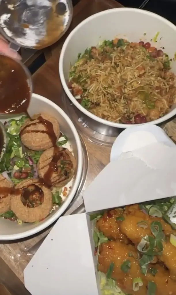 Leena_Delhi streets_Darlaston_recensione