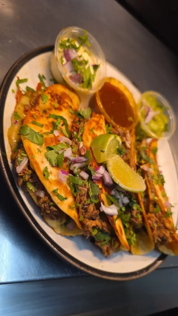 Mr Tajak_Bun and Tacos_Darlaston_review