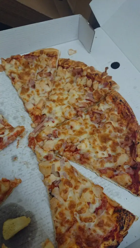 Ricky McKenzie_Bella Pizza_Dearham_review