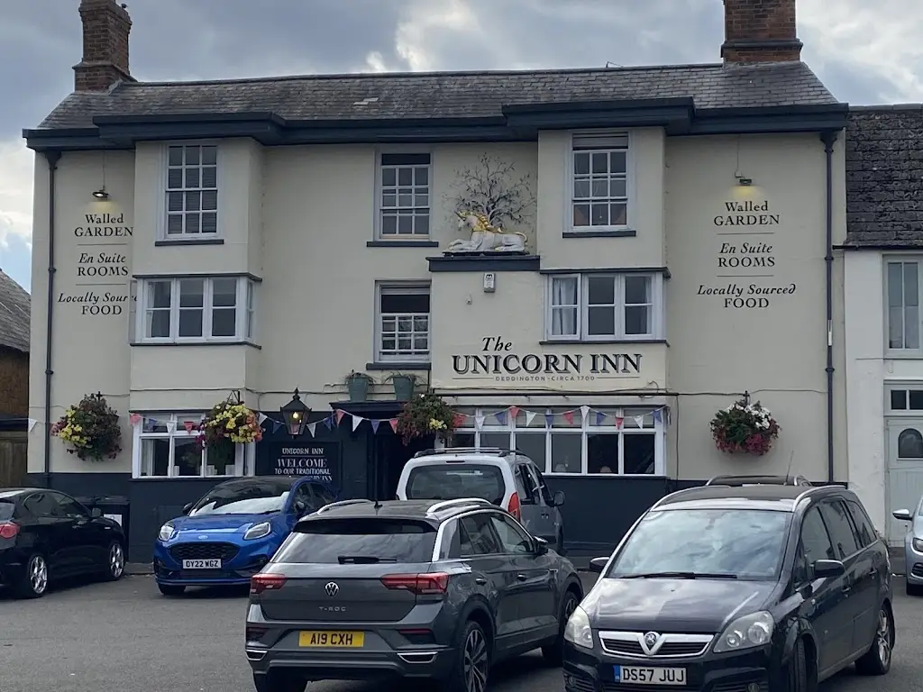 Duncan Murray_UNICORN INN DEDDINGTON_Deddington_review