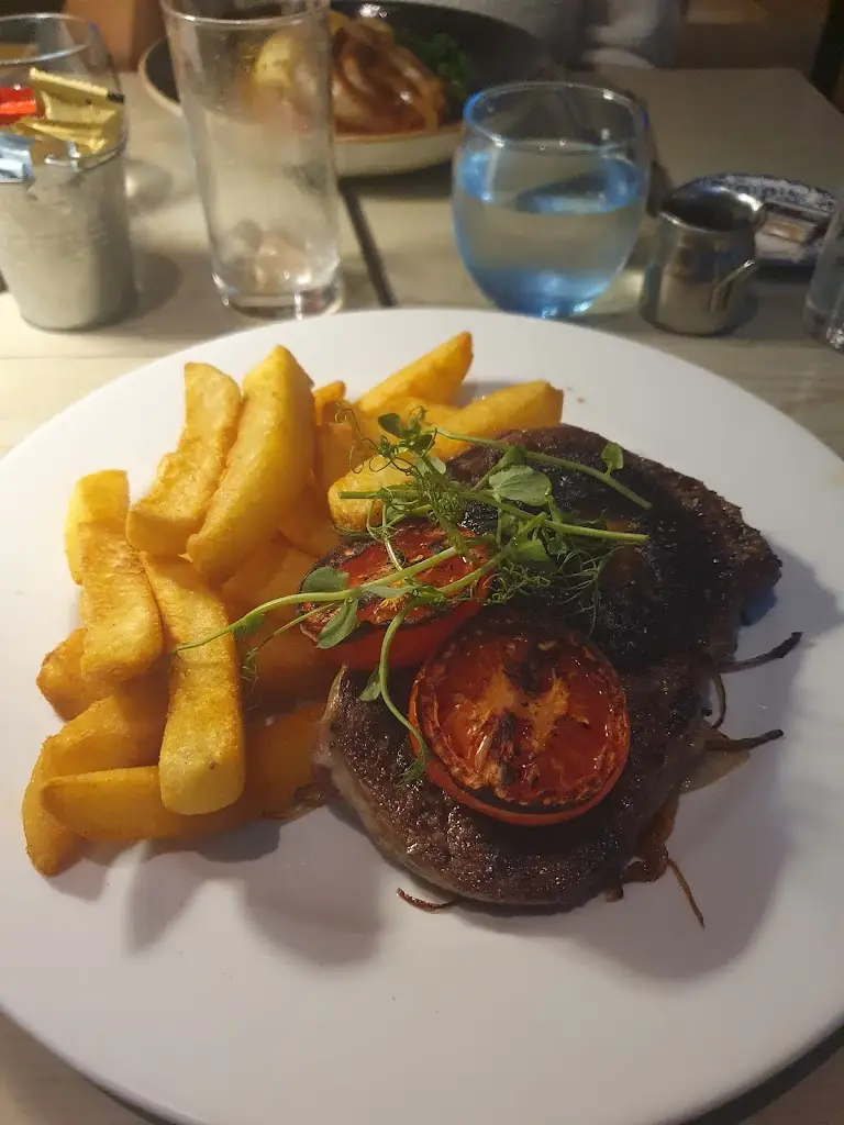 Restaurant at Deddington Arms Hotel_Deddington_slider_image_1