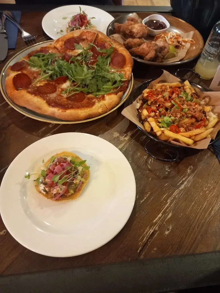 Anton_The Wharf_Dartford_recensione