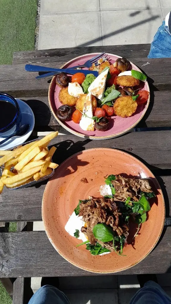 frenchboy2005_Platform one_Askam in Furness_review