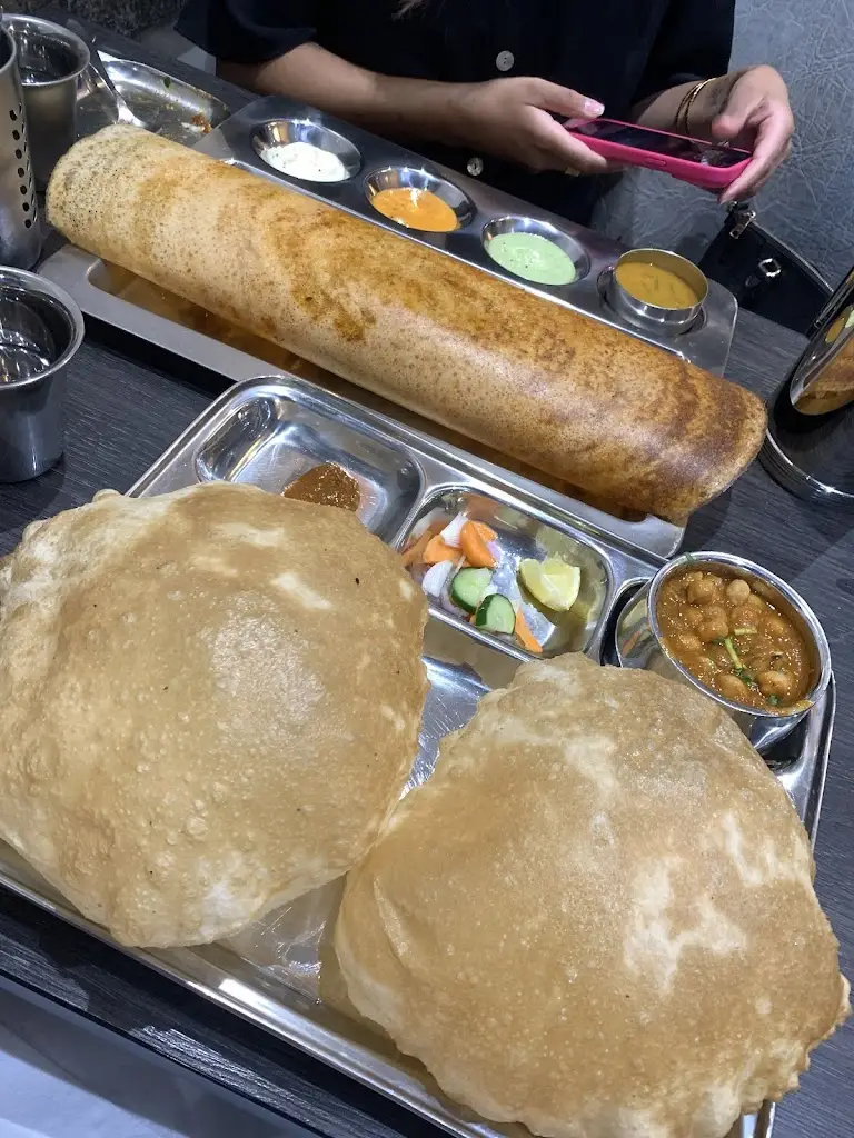 Poonam Dhuffer_Madras Flavours Pure Indian Vegetarian Restaurant Dartford_Dartford_recensione